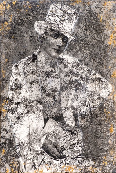 黄金，2022 年（木板上的混合媒介） 作者 