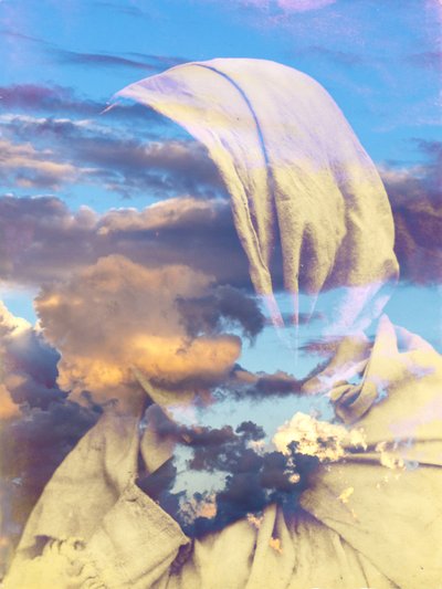 Tra le nuvole，2020 年（木板上的混合媒介） 作者 