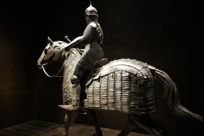 奥斯曼骑手和马的铠甲，15 世纪末 - 16 世纪初（金属制品） 作者 奥斯曼帝国学校