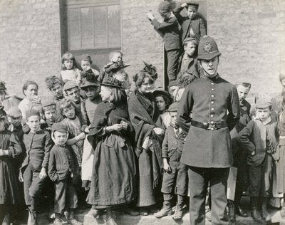 一个伦敦警察的葬礼，1894年 作者 保罗·马丁