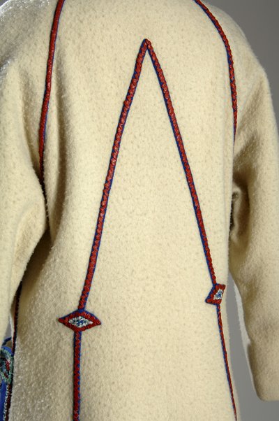 衣服 作者 保罗·波雷特