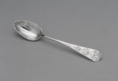 茶匙c。 1796-1805（银） 作者 保罗·里维尔