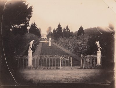 雕像花园场景，约 1853 年1853 年（照片） 作者 保罗·蒂维耶