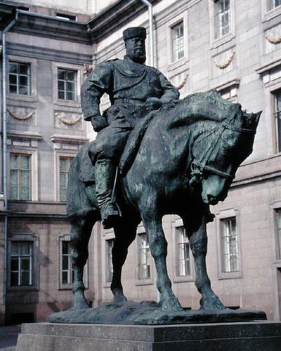 亚历山大三世（1845-94）的马术雕像 1909年（青铜）。 作者 帕维尔·彼得罗维奇·特鲁贝茨科伊（Pavel Petrovic Trubetskoy）