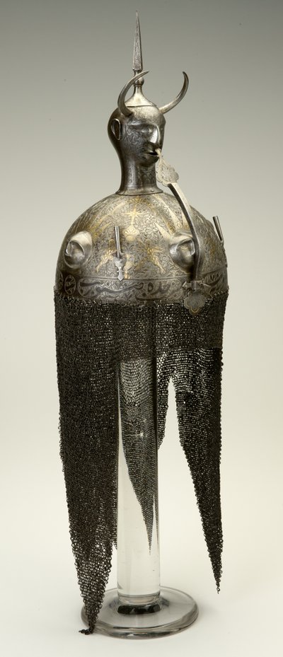库拉·胡德（Kulah Khud），头盔，约1700年代，在1800年代进行了改装（铁，镶有金和银） 作者 波斯学校