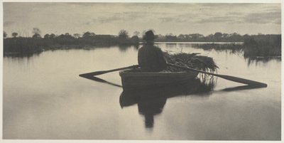 在1886年的二十一号板块上划船回家，拍摄于1886年诺福克阔地上的生活与风景画。 作者 彼得·亨利·爱默生
