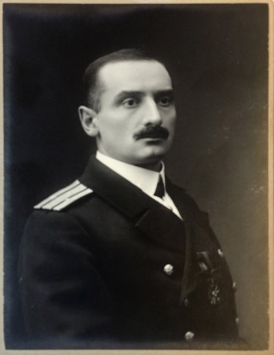 亚历山大-科尔察克1874-1920年的画像，1909年。 作者 Photo studio H. Rentz and F.