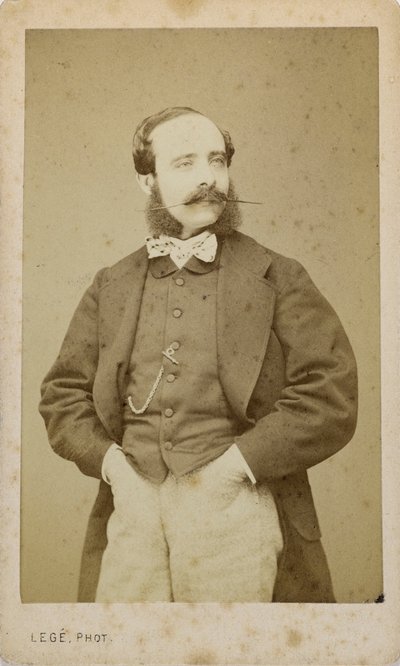 小提琴家和作曲家阿道夫-布朗1828-1885年的肖像，约1870年。 作者 摄影工作室 Legé 和 Bergeron。