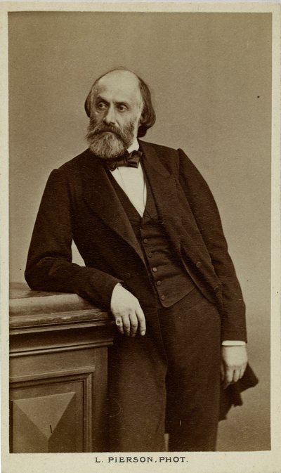 诗人Victor de Laprade的肖像，1812-1883年，约1870年。 作者 摄影工作室 Mayer 和 Pierson。