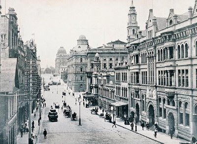 悉尼大桥街，约1900年，摘自《南十字星下--澳大利亚掠影》，墨尔本外交部出版。 作者 澳大利亚摄影师