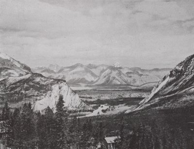 The Bow Valley, in the Canadian National Park; Canadian Pacific Railway (b/w photo) 作者 加拿大摄影师