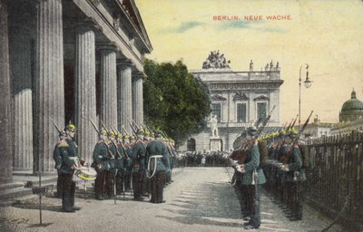 德国士兵在柏林 Neue Wache 外游行（彩色照片） 作者 德国摄影师