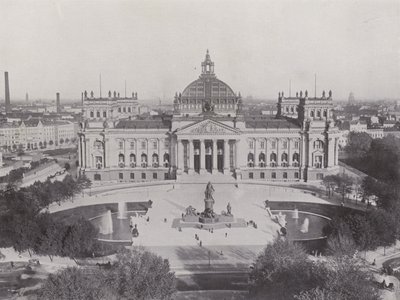 Reichstags-Gebaude Und Bismarck-Denkmal (b/w photo) 作者 德国摄影师