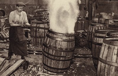 都柏林圣詹姆斯门酿酒厂的桶装啤酒酿造车间（黑白照片） 作者 爱尔兰摄影师