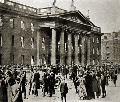 爱尔兰都柏林奥康奈尔街的邮政总局和复活节起义，1916年4月（黑白照片）。 作者 爱尔兰摄影师