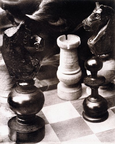 经过一场国际象棋比赛，约于1930年（油画） 作者 皮埃尔·杜布罗伊