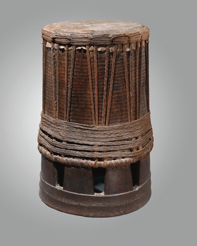 马尔库萨斯群岛（Paque）的塔布尔（Tambour），来自马克斯萨斯群岛（Marquesas Islands）（木材和绳索） 作者 波利尼西亚人