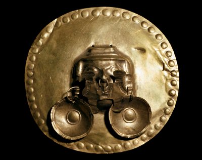 前哥伦比亚文明 Calima：金胸。 7-15 世纪波哥大，Museo de Oro 哥伦比亚 作者 前哥伦比亚前哥伦比亚
