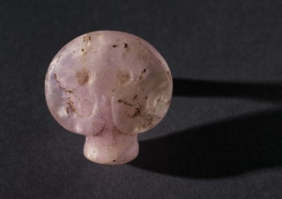 公牛头护身符，约公元前3500年至前2950年 作者 埃及前王朝时期