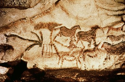 来自阿尔塔米拉洞穴的马和鹿，公元前15000年（洞穴壁画） 作者 史前