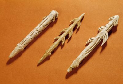 史前史：驯鹿鱼叉用于捕鱼。 在抹大拉时期实现。 公元前 17000-11000 年。 Saint Germain en Laye，国家考古博物馆 作者 史前史前
