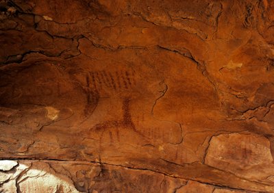 史前：墙体绘画。石器时代公元前5000-2000年。阿尔及利亚Haut plateau du Hoggar (Ahaggar), Taghit. 作者 史前史前