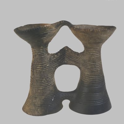 双目形式的船只，公元前4400-4200年 作者 史前俄罗斯文化