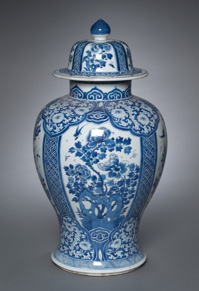 带盖花瓶，1662-1722 作者 清代中文学校