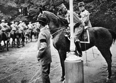 国王克里斯蒂安九世1818-1906年与丹麦轻骑兵队的克约尔上校合影。 作者 亚历山德拉女王