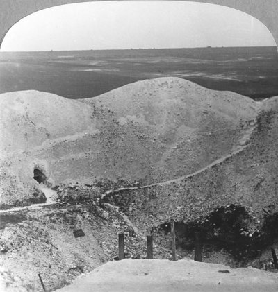 第一次世界大战，法国索姆省La Boiselle的矿坑，c1916-c1918 作者 现实旅行社