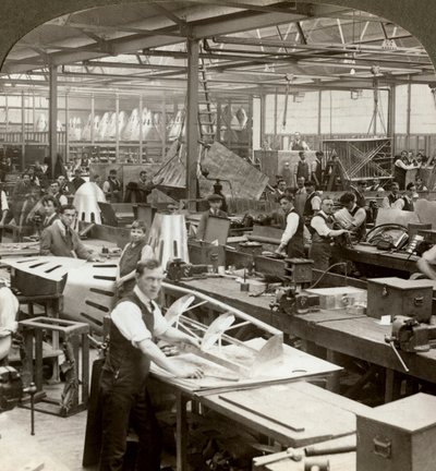 飞机厂的钣金工人，第一次世界大战，1914-1918年 作者 现实旅行社