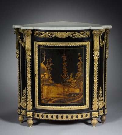 转角柜，约1765年至1770年（黑檀木贴面，日本漆，镀金青铜坐骑） 作者 雷内·杜波依斯（Rene Dubois）