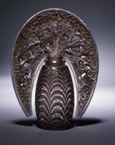 Bouchons Fleurs de Pommiers 493，约1919年（透明磨砂粉红色玻璃） 作者 勒内·朱尔斯·拉利克