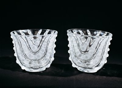 玻璃花瓶，约 1930 年，由 Rene Lalique (1860-1945) 制作，由 Rene Lalique 和 Cie Alsace Glassworks 制作。 法国，20 世纪。 作者 勒内·朱尔斯·拉利克