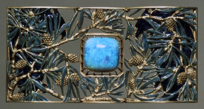 鹰和松项圈匾，c1899-1901 作者 勒内·朱尔斯·拉利克