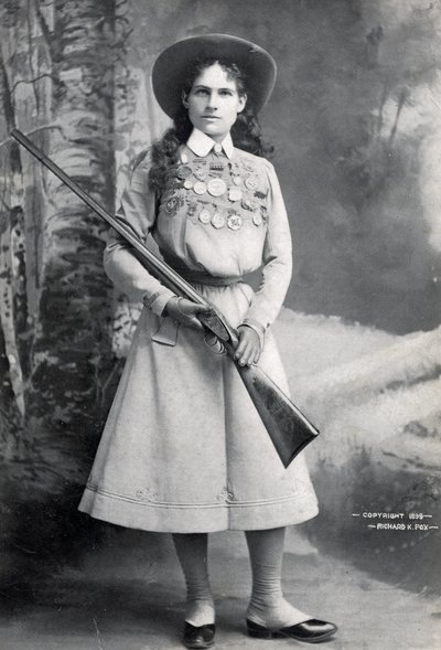 安妮奥克利，酒吧。 c.1899 作者 Richard Kyle Fox