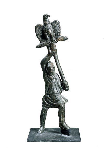 Bronze statuette representing standard bearer, from Alba Fucens (Abruzzo region, Italy) 作者 小说