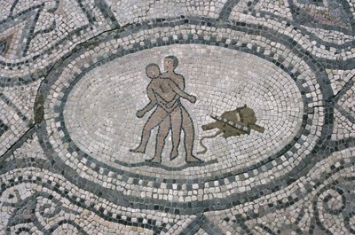 Hercules和Antaeus，来自&39;赫拉克勒斯之家&39;（马赛克）的地板 作者 小说