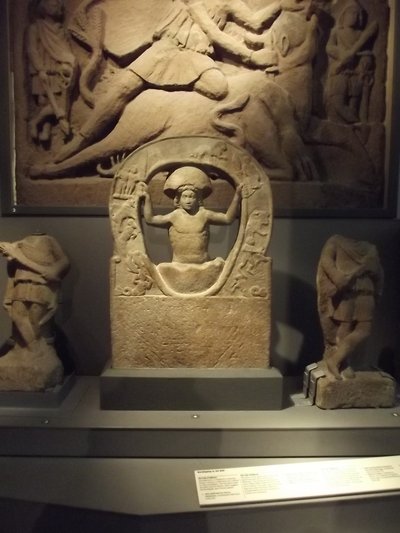 公元3世纪，在众议院的Mithraeum诞生密特拉斯 作者 Roman