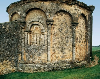 Apse seen from the outside, Church of St. Michael (Parroquia católica de san Miguel Arcángel) in Valdenebro, Soria, Castile and Leon, Spain, late 12th - early 13th century (photo) 作者 罗马式