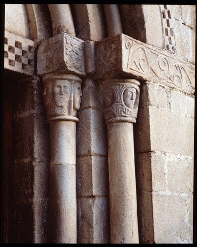 Capitals of the church 作者 罗马式