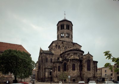 罗马式艺术：本笃会修道院 Saint Austremoine d