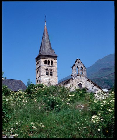 View of the church of st Mary, Arties (photography) 作者 罗马式