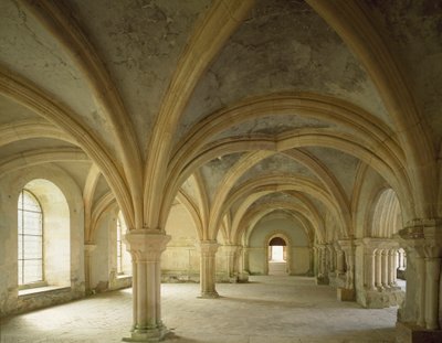 View of the scriptorium, meeting place of the community, Cistercian abbey founded in the 12th century. Fontenay, Gold Coast 作者 罗马式