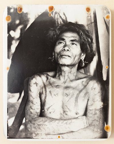 卡巴布扬区的一名有纹身的伊富高人 作者 罗伊·巴顿