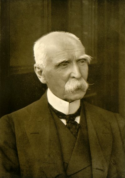 唐纳德·M·斯图尔特爵士，1901年生于巴特，1901年。 作者 罗素和儿子