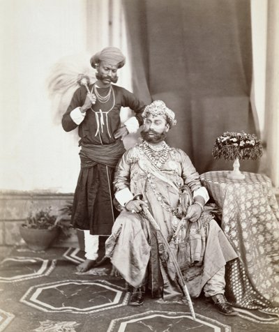 1877年Indore和随从的殿下Maharaja Tukoji Rao（1844-86）殿下（蛋白印刷品） 作者 S. and Shepherd，C.伯恩