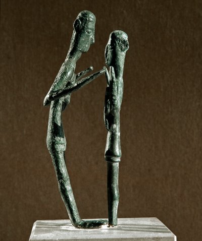 Nuragic culture (nuraghi) Sardinian: sculpted group of bronze wrestlers. 8th-7th century BC. Cagliari, Museo Nazionale Archeologico, Sardinia, Italy 作者 撒丁岛的努拉克文明