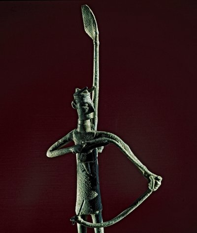 Nuragic culture (nuraghi) Sardinian: statuette of warrior pulling a bronze bow. 8th-7th century BC. Cagliari, Museo Nazionale Archeologico, Sardinia, Italy 作者 撒丁岛的努拉克文明