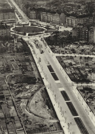 柏林：Reichsstrasse、Reichskanzlerplatz（黑白照片） 作者 萨沙·斯通（Sasha Stone）